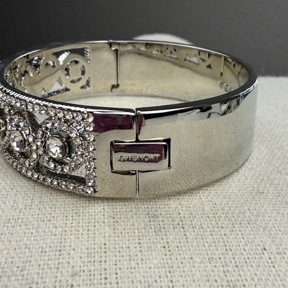 Givenchy Womens Openwork Oval Glass Crystal Silver Tone Bangle Bracelet - Picture 6 of 11